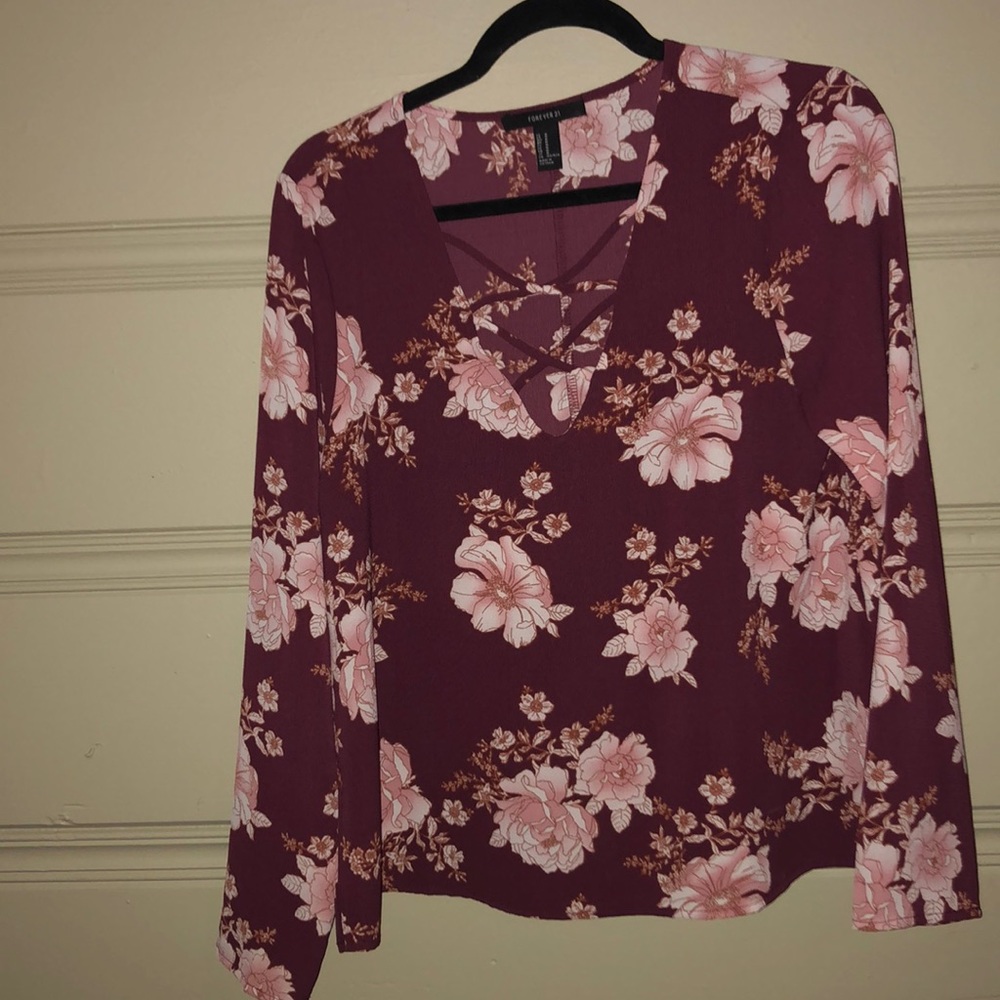 NWOT Flowered Flowy Dressing Top